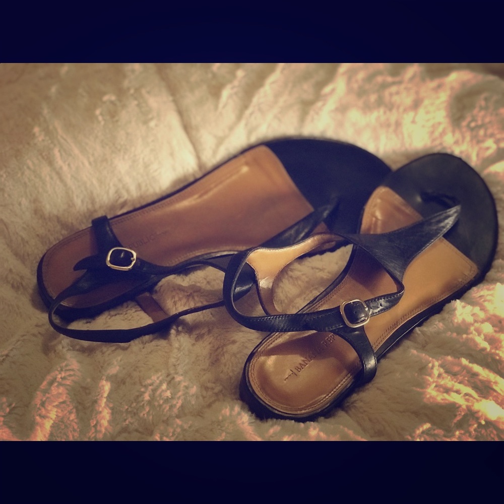 Banana Republic size 11 black leather sandals